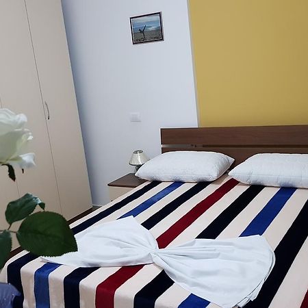 Appartamento Giallo Vlore Ngoại thất bức ảnh