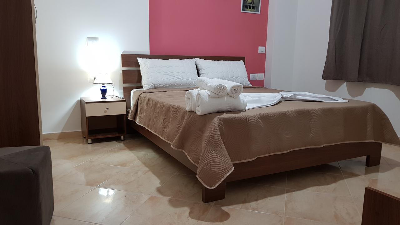 Appartamento Giallo Vlore Ngoại thất bức ảnh
