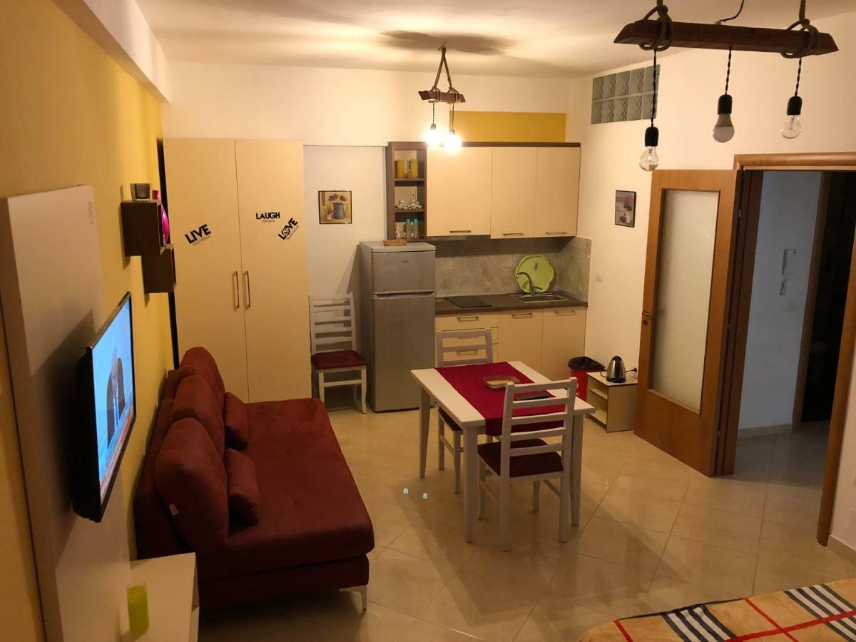 Appartamento Giallo Vlore Ngoại thất bức ảnh