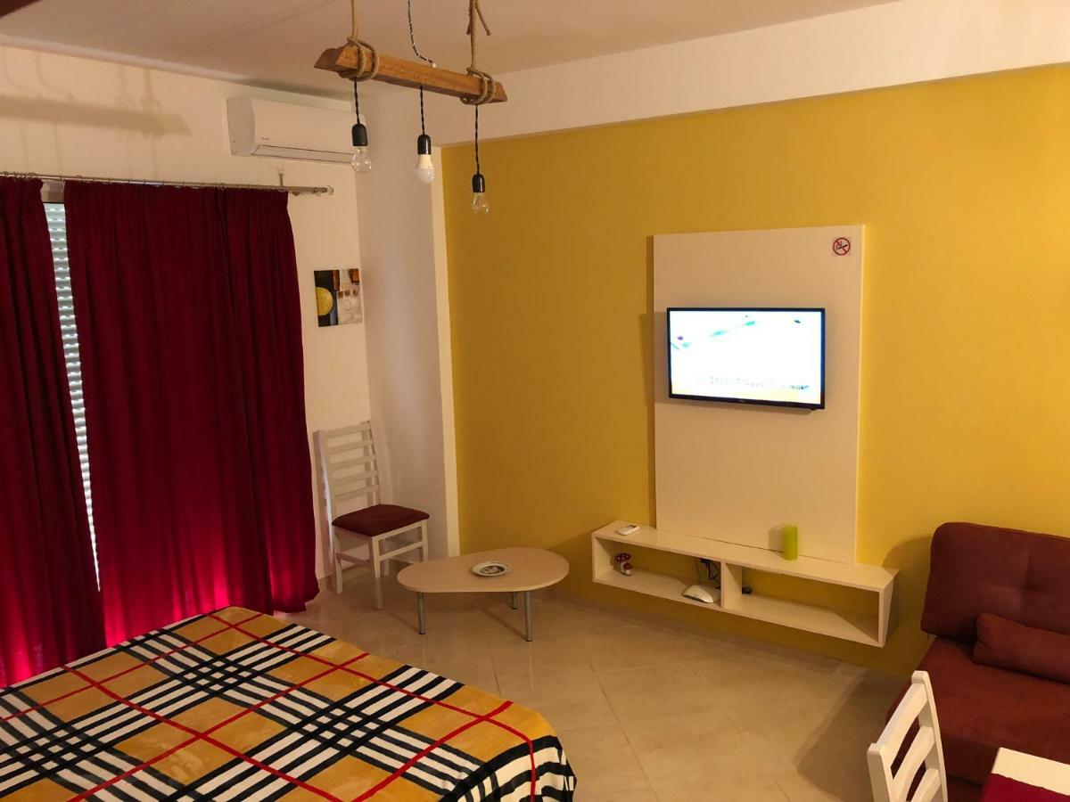 Appartamento Giallo Vlore Ngoại thất bức ảnh